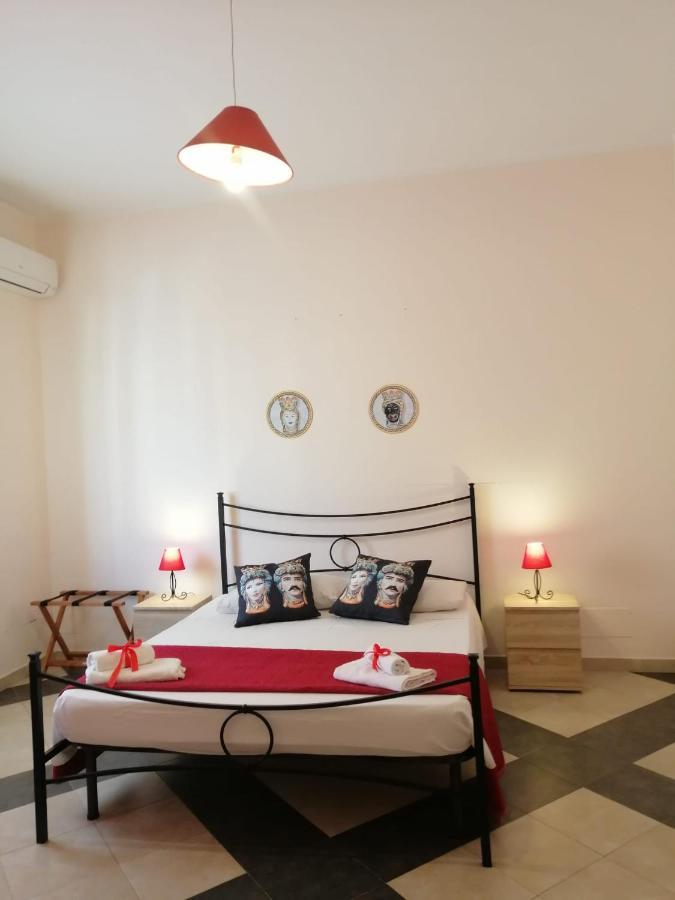 B & B Jasmine Santa Teresa Di Riva Luaran gambar