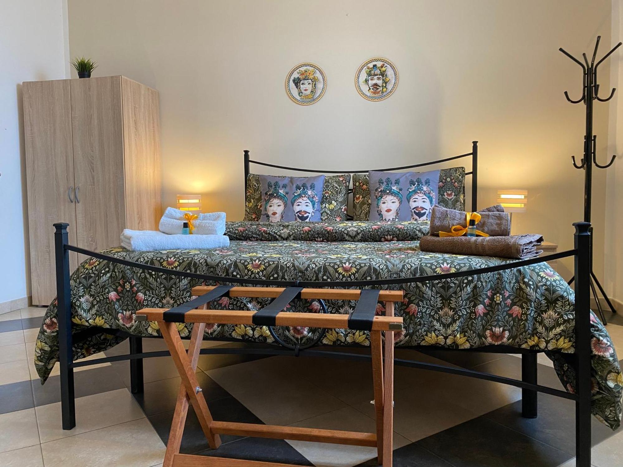 B & B Jasmine Santa Teresa Di Riva Luaran gambar