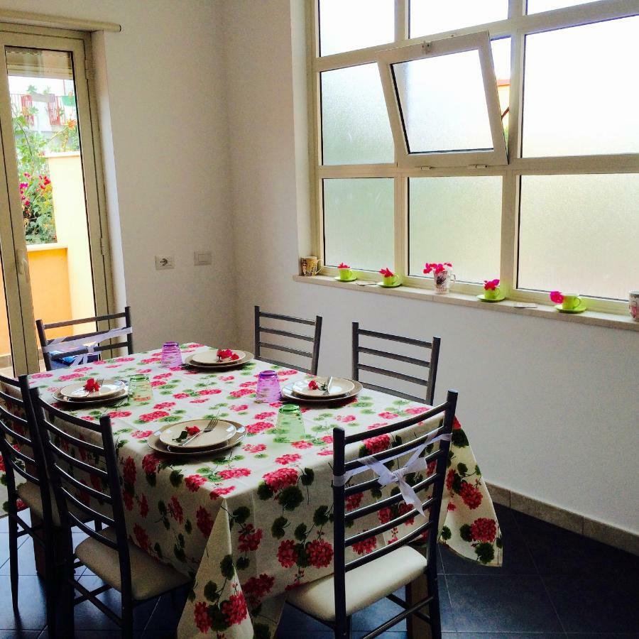 B & B Jasmine Santa Teresa Di Riva Luaran gambar